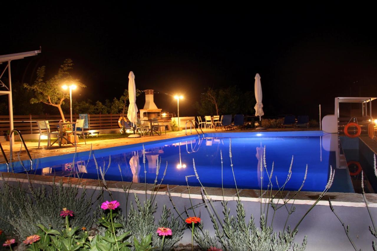 George Studios Vasiliki  Bagian luar foto