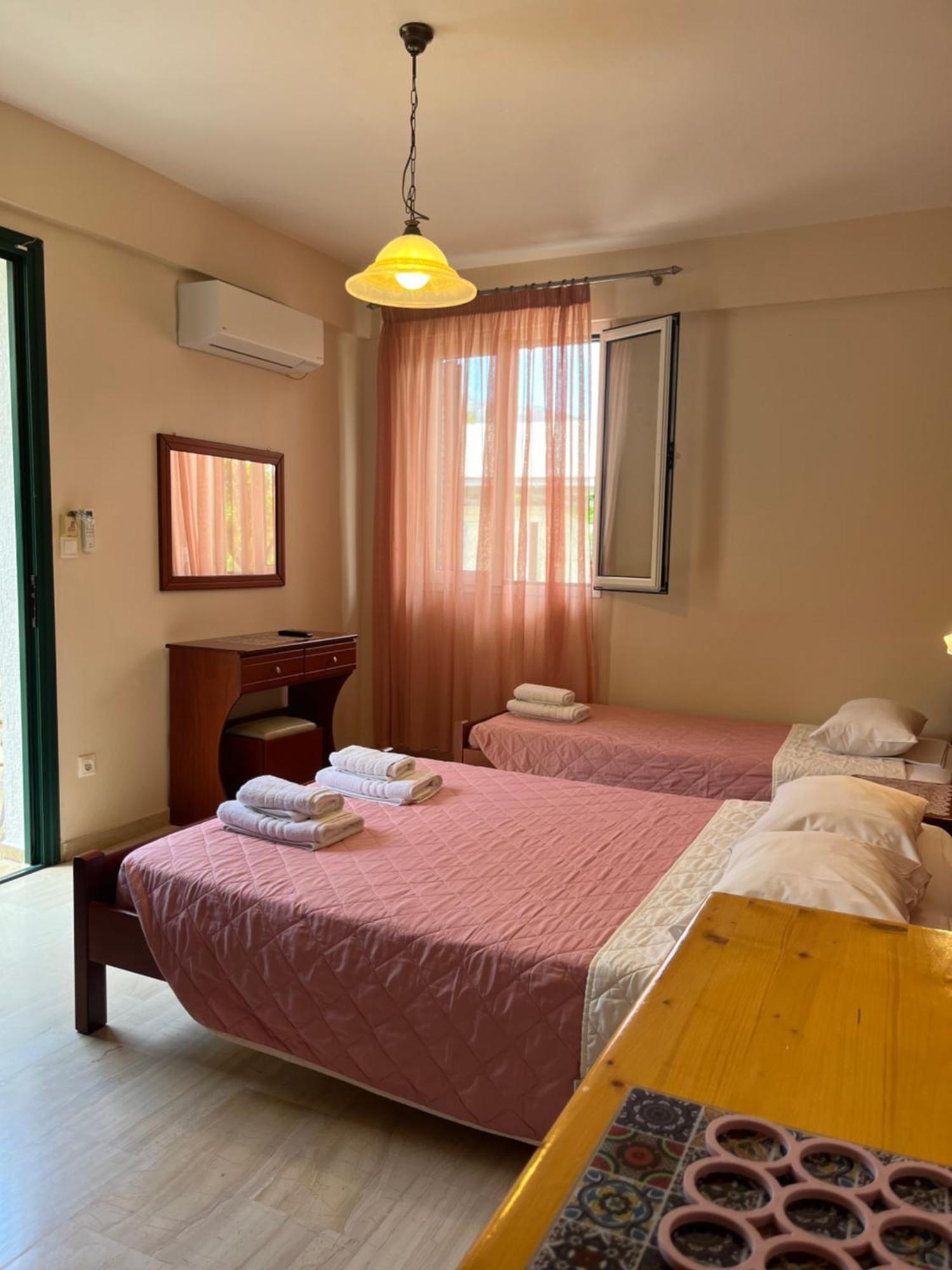 George Studios Vasiliki  Ruang foto