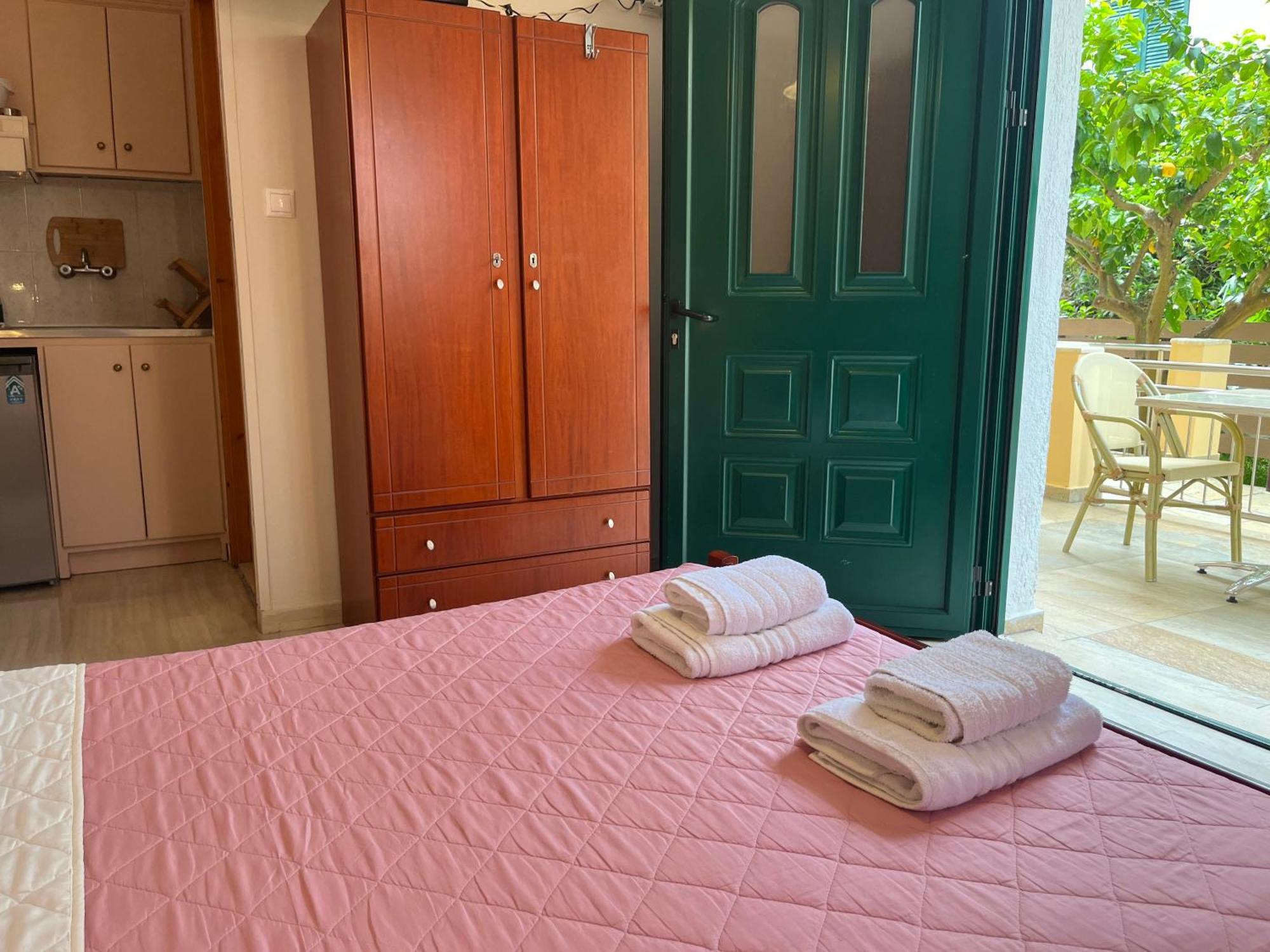 George Studios Vasiliki  Ruang foto